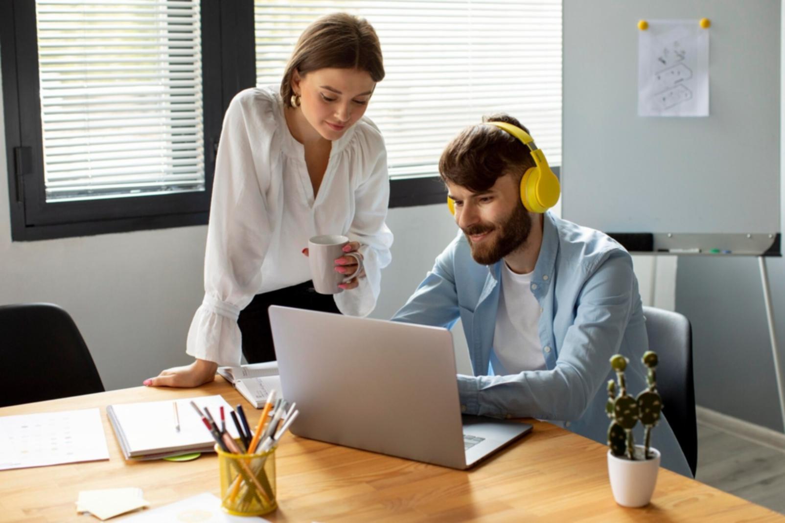 Séance de travail collaboratif entre participants